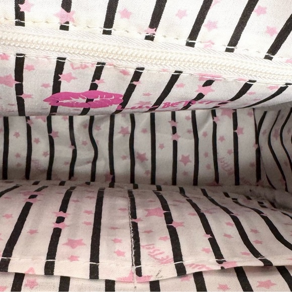 Betsey Johnson pink & black,fur Heart Backpack,adorable pink fur key chain - Picture 9 of 12